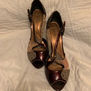 Leather and tapestry Heels